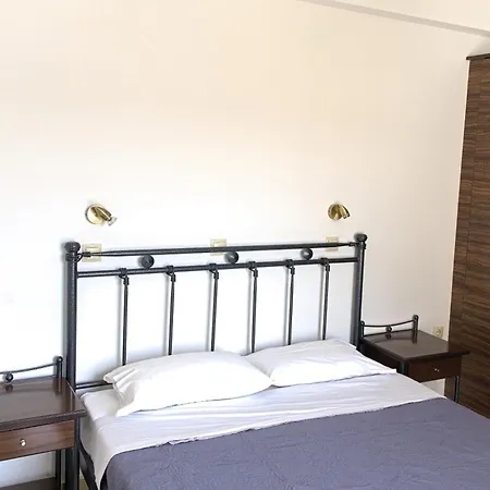 Amoudi Studios Apartments Hotel Room photo
