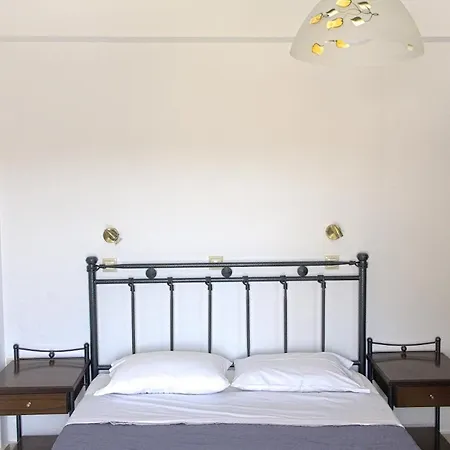 Amoudi Studios Apartments Hotel Room photo