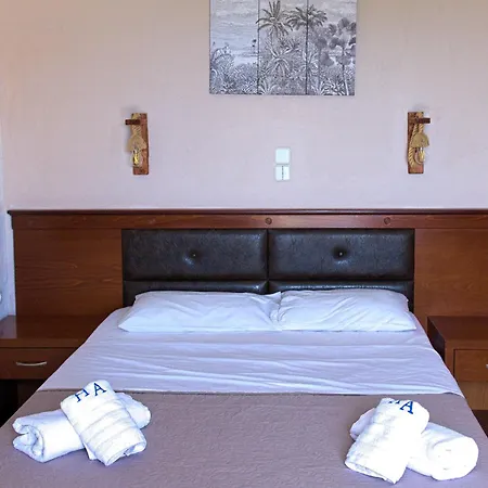 Amoudi Studios Apartments Hotel Room photo
