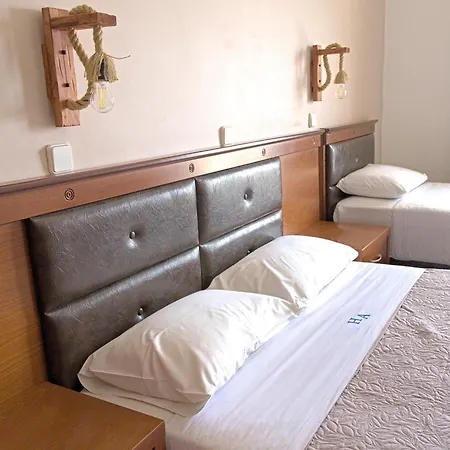 Amoudi Studios Apartments Hotel Room photo