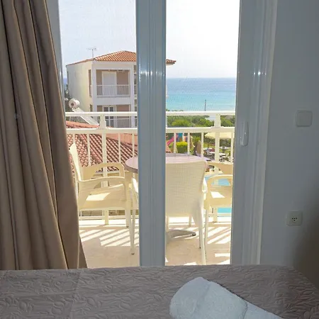 Amoudi Studios Apartments Hotel Room photo