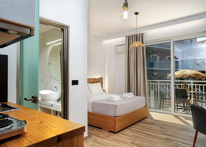 Amoudi Studios Apartments Hotel