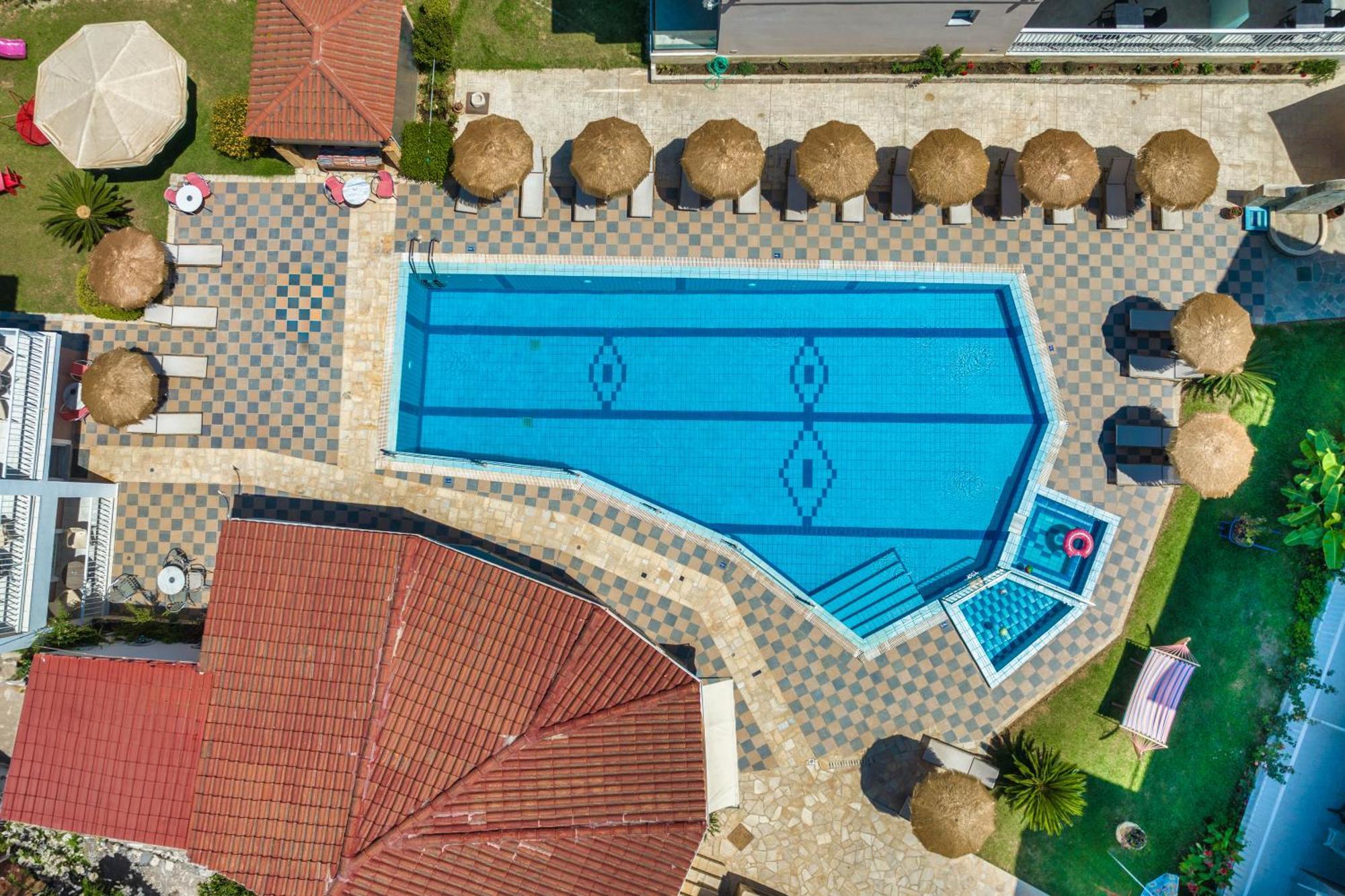 Hotel apartamentowy Amoudi Studios Apartments Hotel Ammoudi