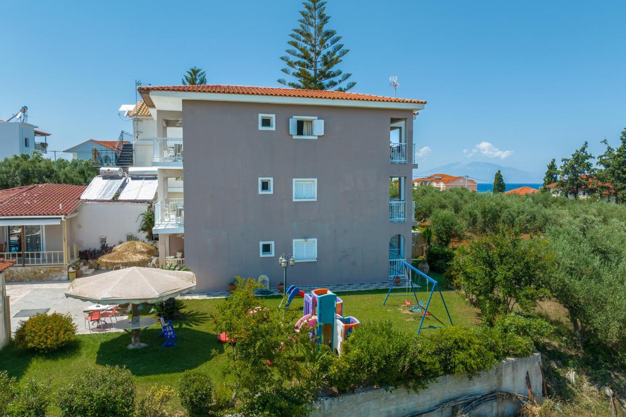 Amoudi Studios Apartments Hotel Hotel apartamentowy 3*