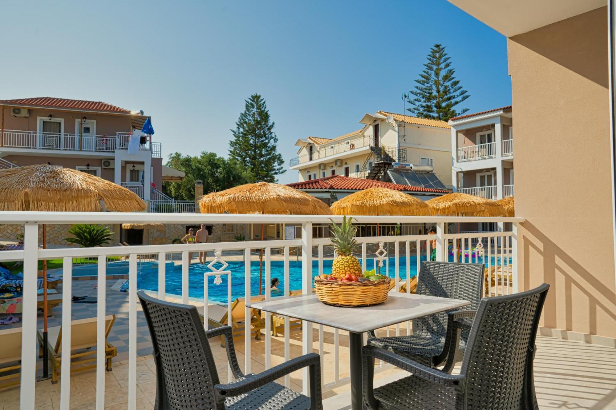Hotel apartamentowy Amoudi Studios Apartments Hotel 3*