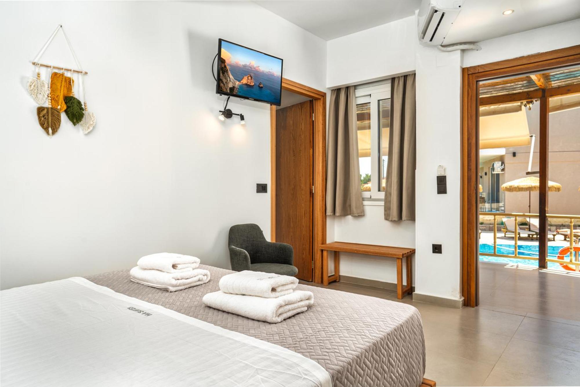 Hotel apartamentowy Amoudi Studios Apartments Hotel