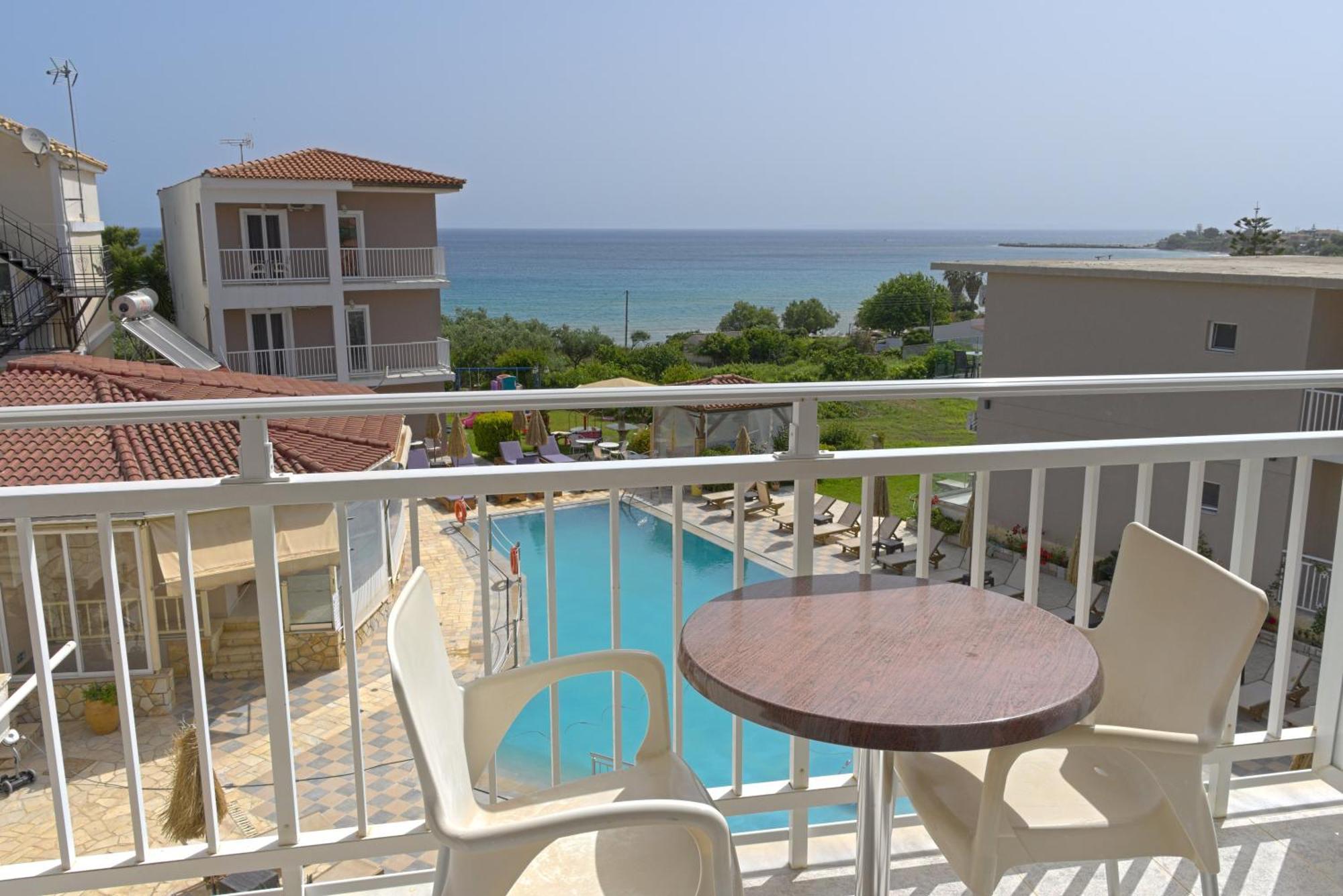 Amoudi Studios Apartments Hotel Hotel apartamentowy