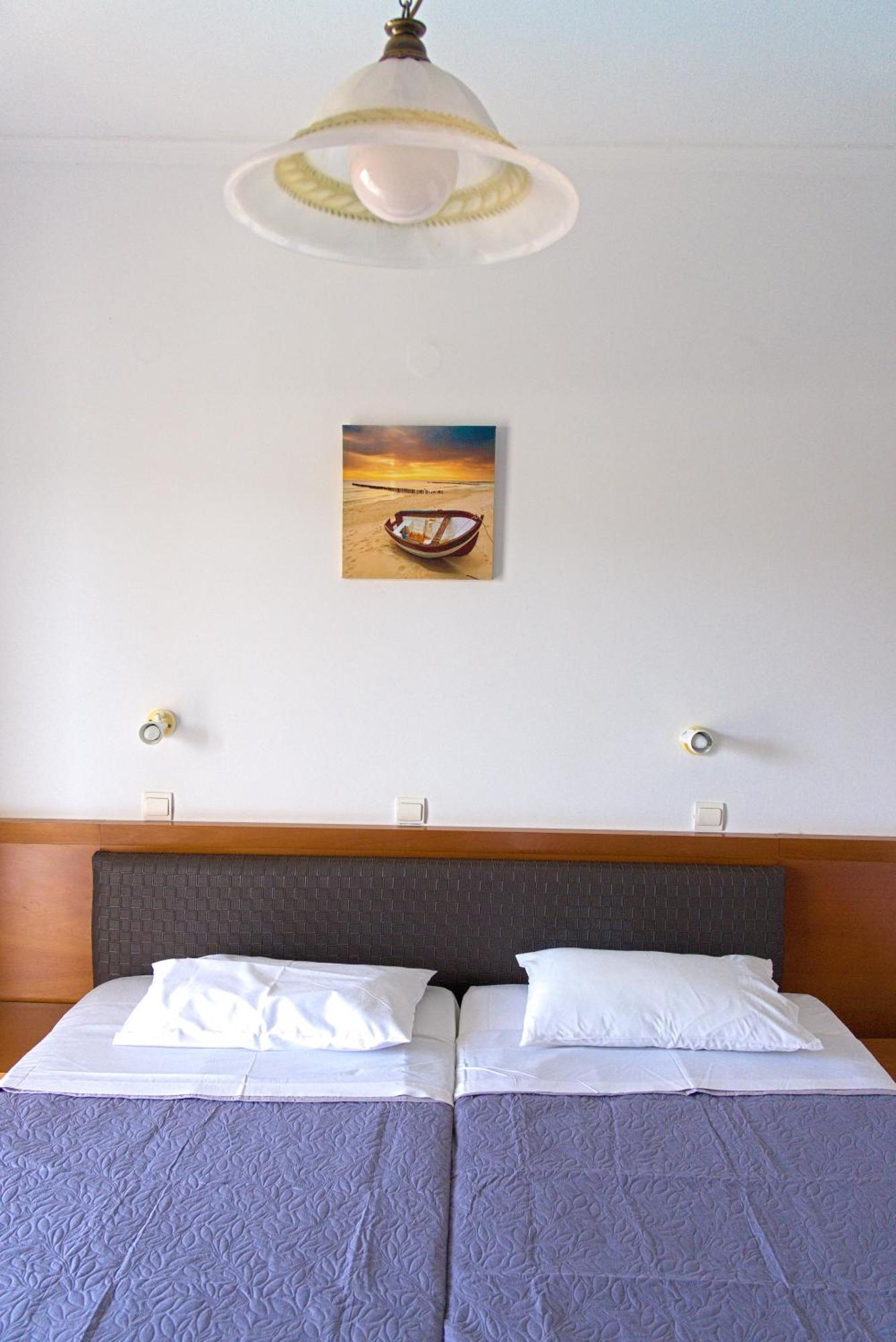 Amoudi Studios Apartments Hotel Hotel apartamentowy 3*