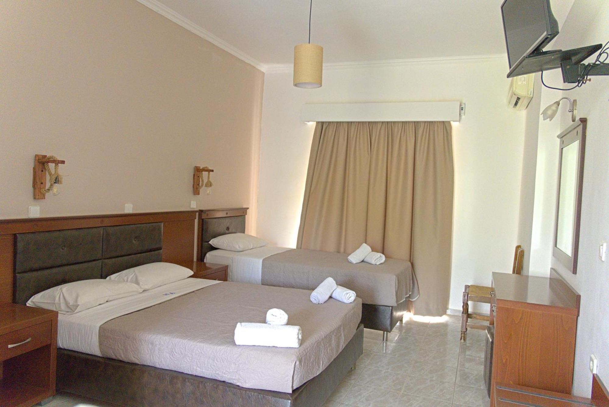 Hotel apartamentowy Amoudi Studios Apartments Hotel Ammoudi