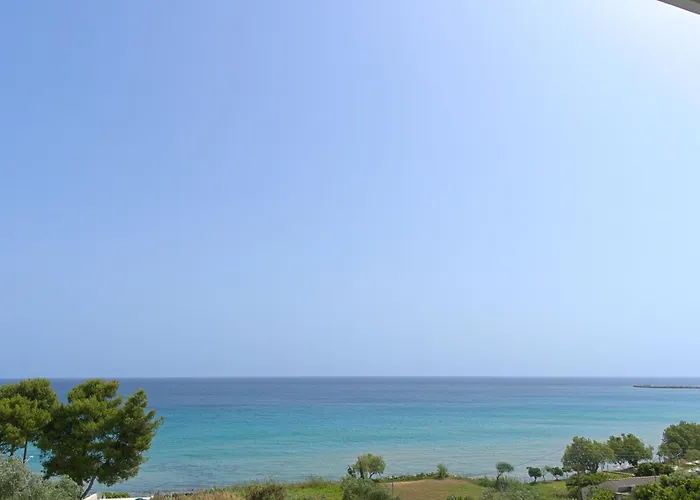 Amoudi Studios Apartments Hotel
