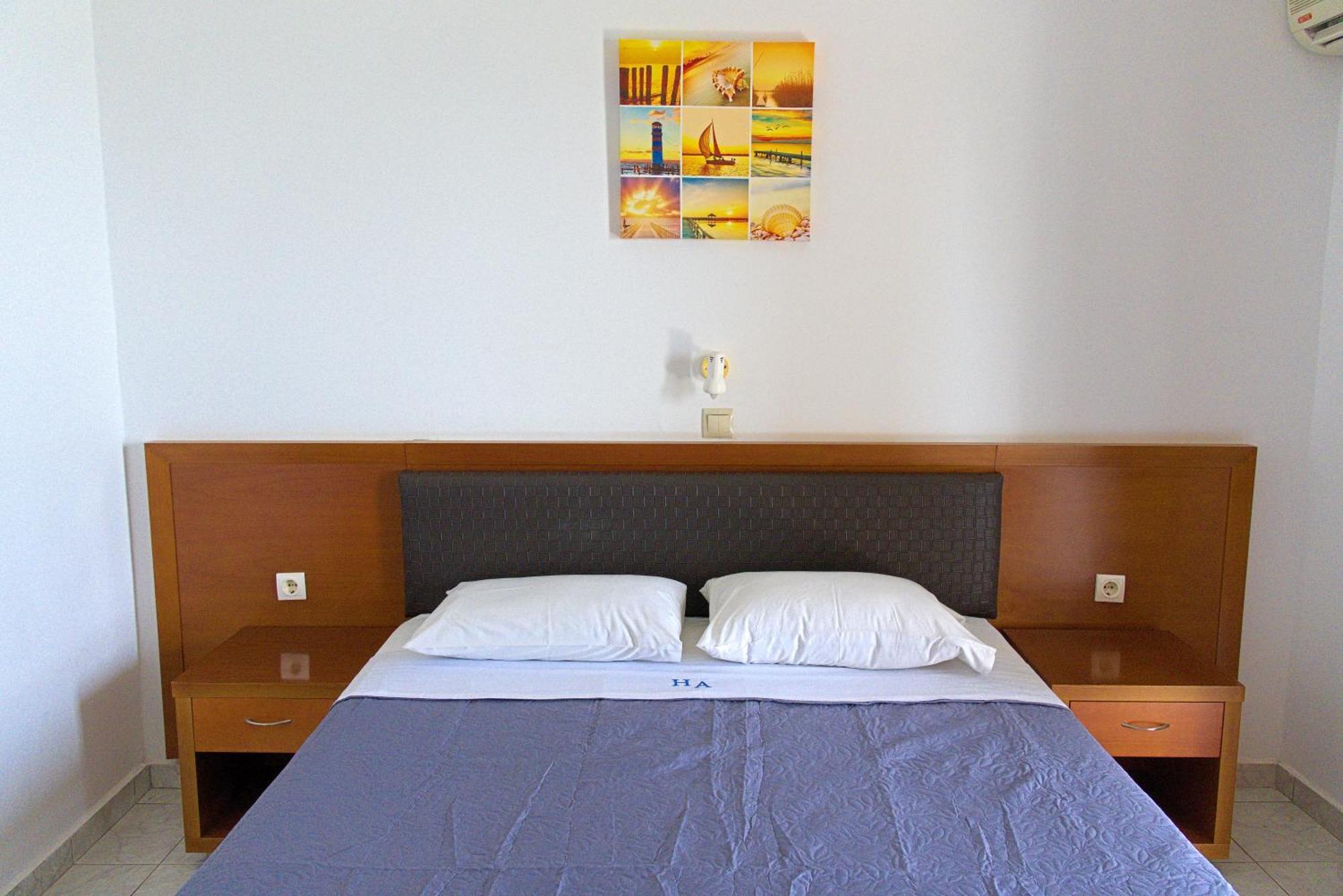 Amoudi Studios Apartments Hotel 3*